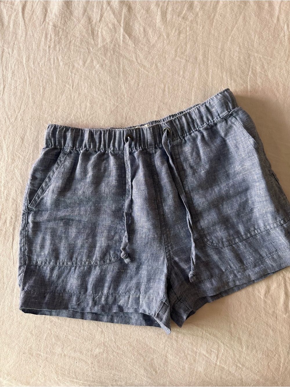 C&C California - 100% Linen Chambray Shorts (size S)